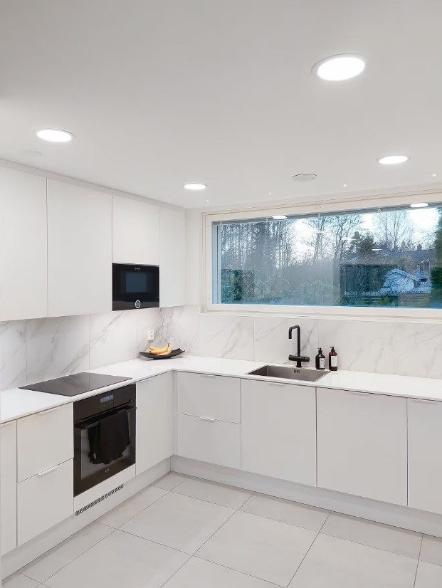 1952025 keittiö - LedStore When lights are gouped in multible groups, it is easy to adjust the athmosphere.