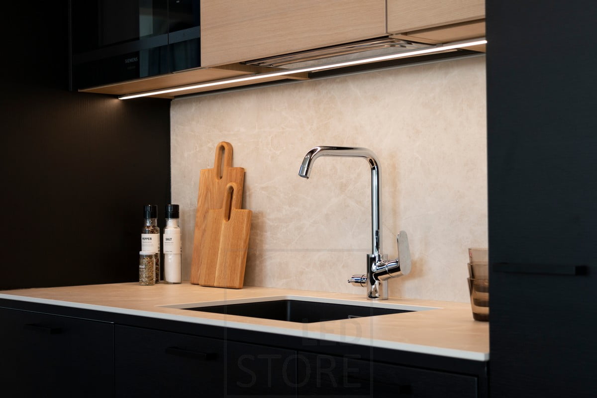 Asuntomessut 2020 LedStore.fi_61 - LedStore The power of the Led strip is particularly effective in dark kitchens