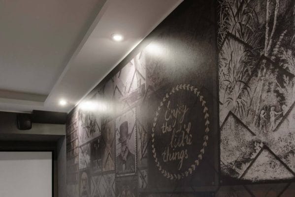 Directional led spotlight for wall mounting - LedStore Atmosphere with LED light against dark wallpaper