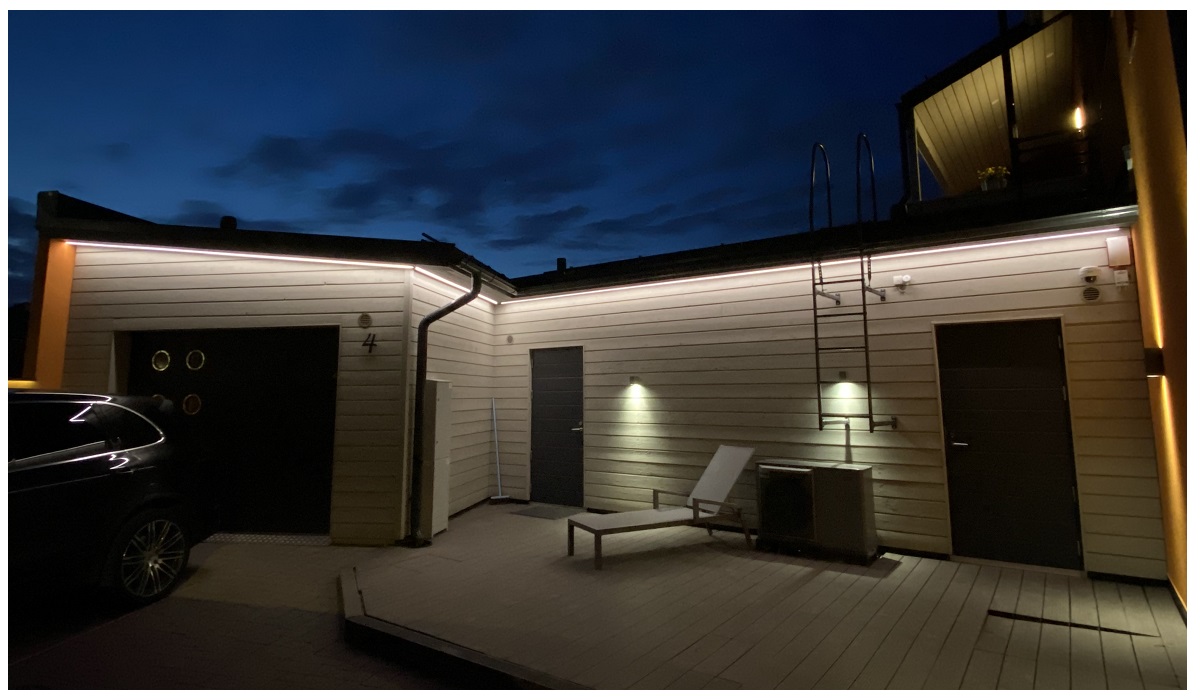 Led striplight in eaves and wall lights.