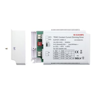 Alternative text: 'White TRIAC standard dimmer controller with technical specifications and semi-transparent panel for LED lighting