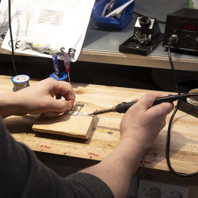 LED strip assembly: six-pole wire soldering LED strip assembly: six-pole wire soldering