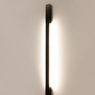 Indoor LED wall light fixture — LINE 900, water resistant IP44, Black, 8,4W, 3000K Indoor LED wall light fixture — LINE 900, water resistant IP44, Black, 8,4W, 3000K