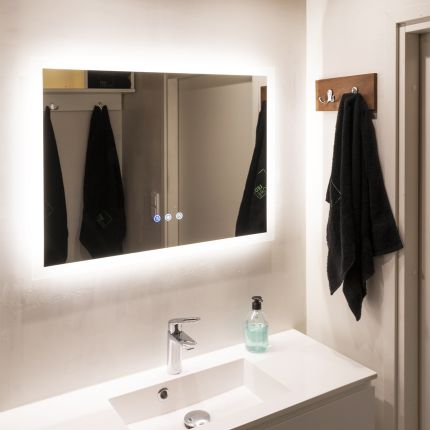 LED bathroom mirror light — HALO 800 CCT, water resistant IP55, 15W, 3000-4000-5500K, high CRI95 Horizontal
