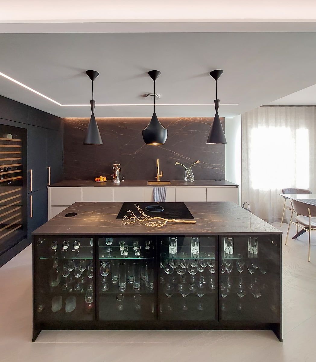 The kitchen lighting scheme is versatile and harmonious. © LedStore