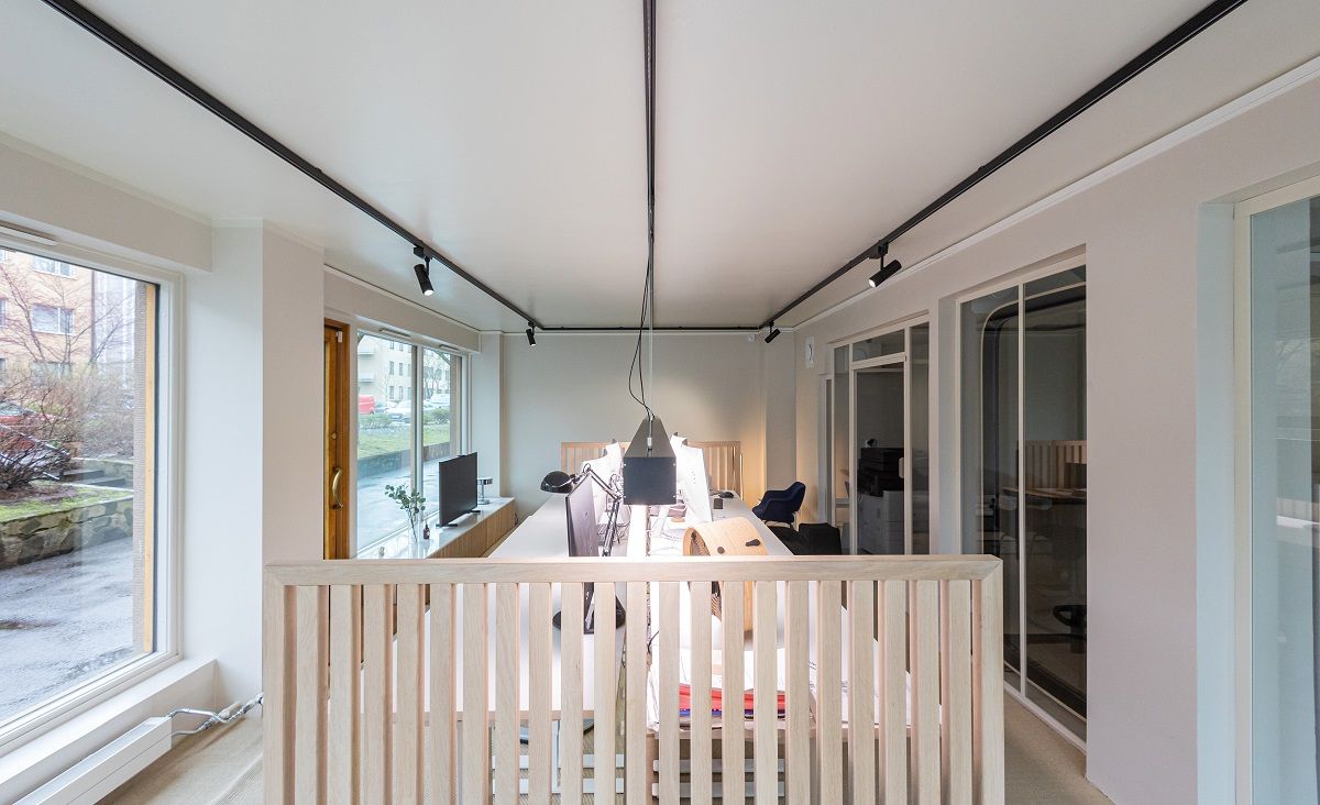 The body of the task light was painted in the desired shade LedStore.fi