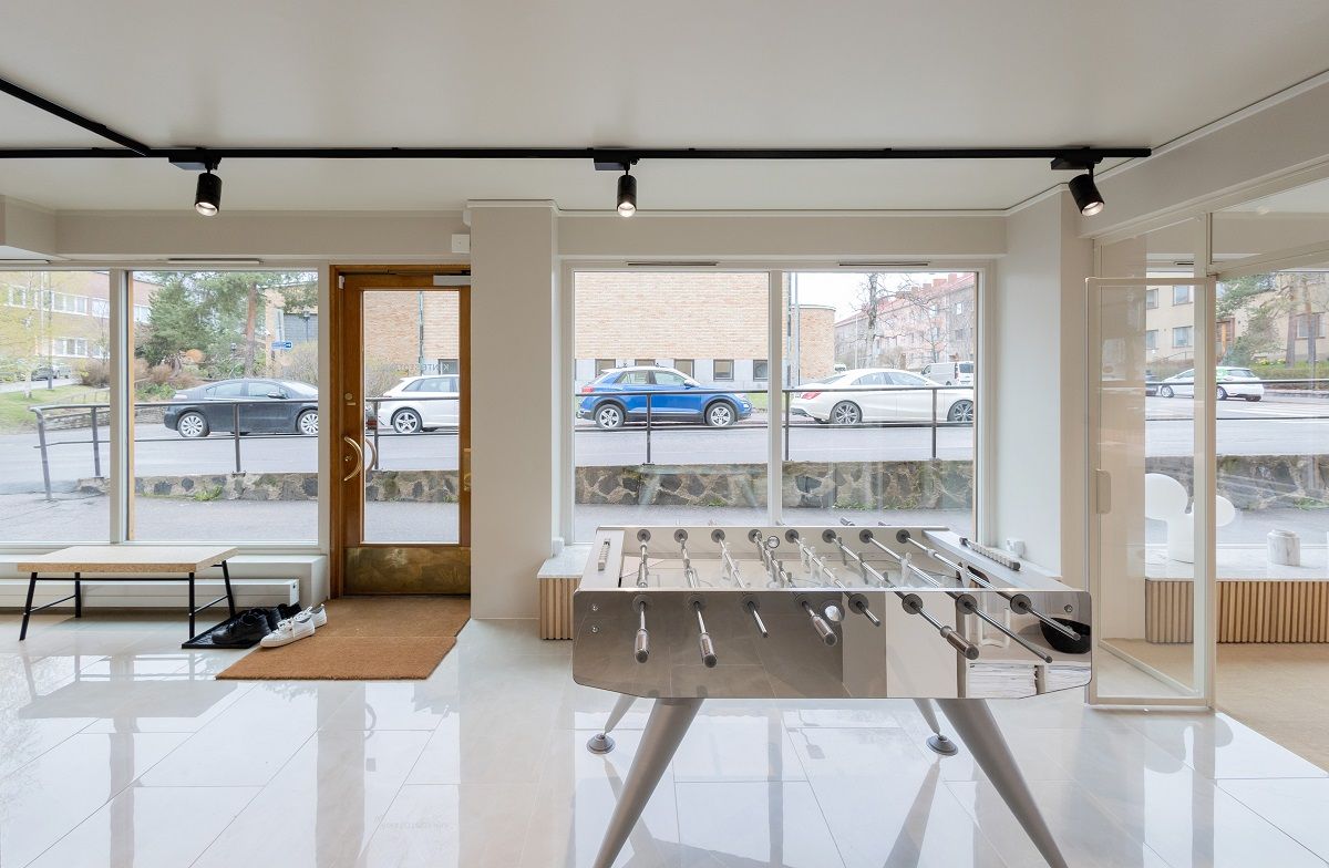 Three-phase spotlights bring linear, directional light to a space LedStore.fi