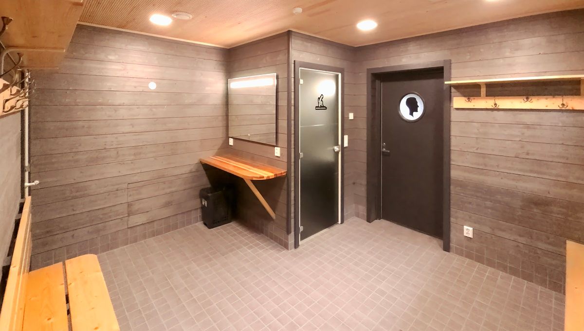 Changing room lighting is flat and bright and dimmable image The Goonies