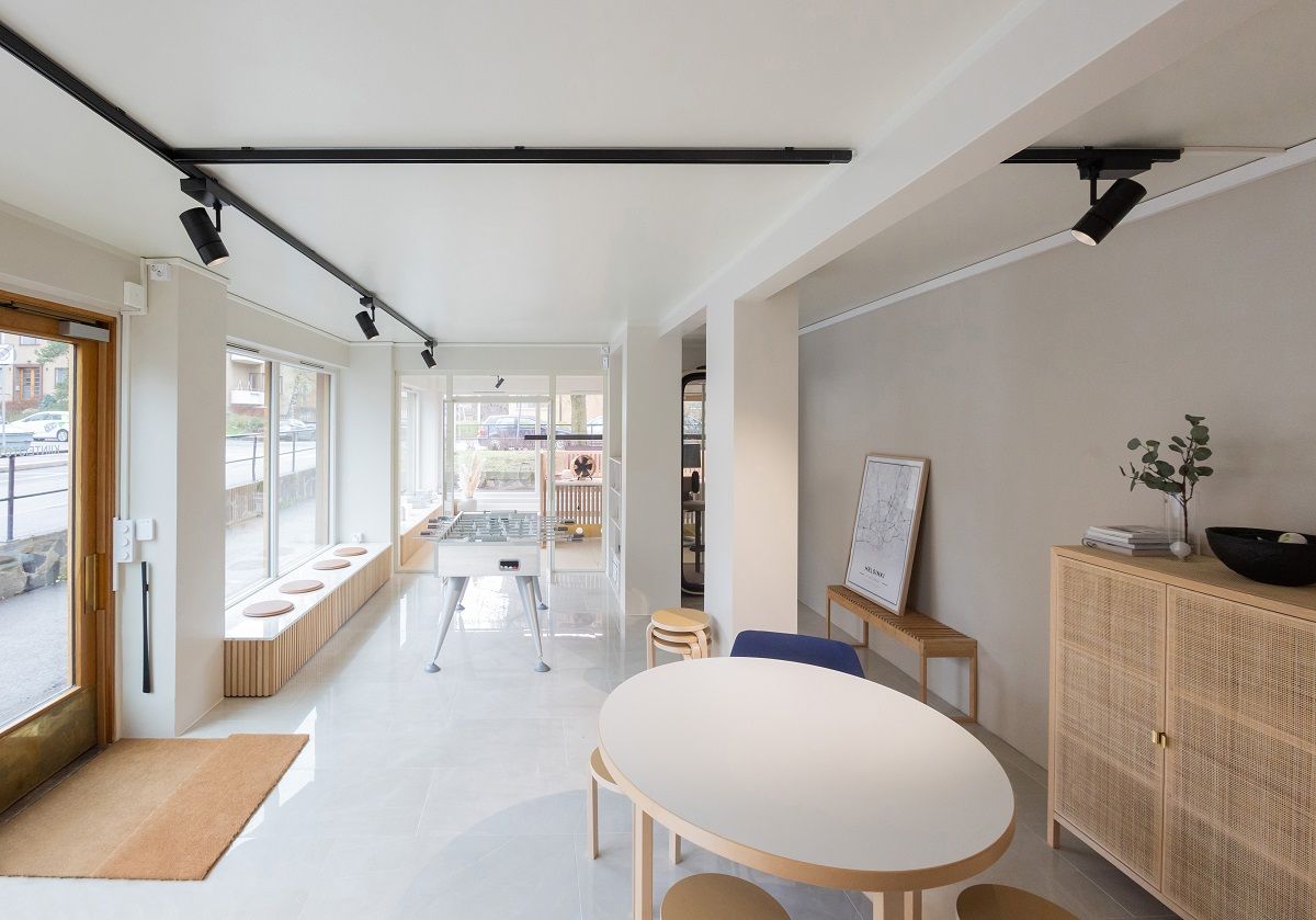 Three-phase rails give freedom in spot placement LedStore.fi
