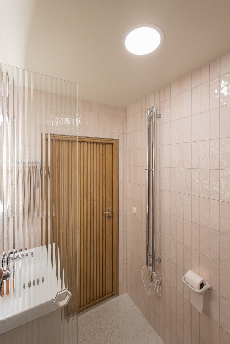Plafondi 240 is enough for a space of about 4 square meters and an additional light mirror LedStore.fi