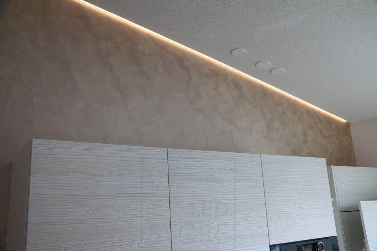 Housing Fair 2018: led profile on a sloping rising ceiling, at the wall-ceiling interface. Ledstore.fi