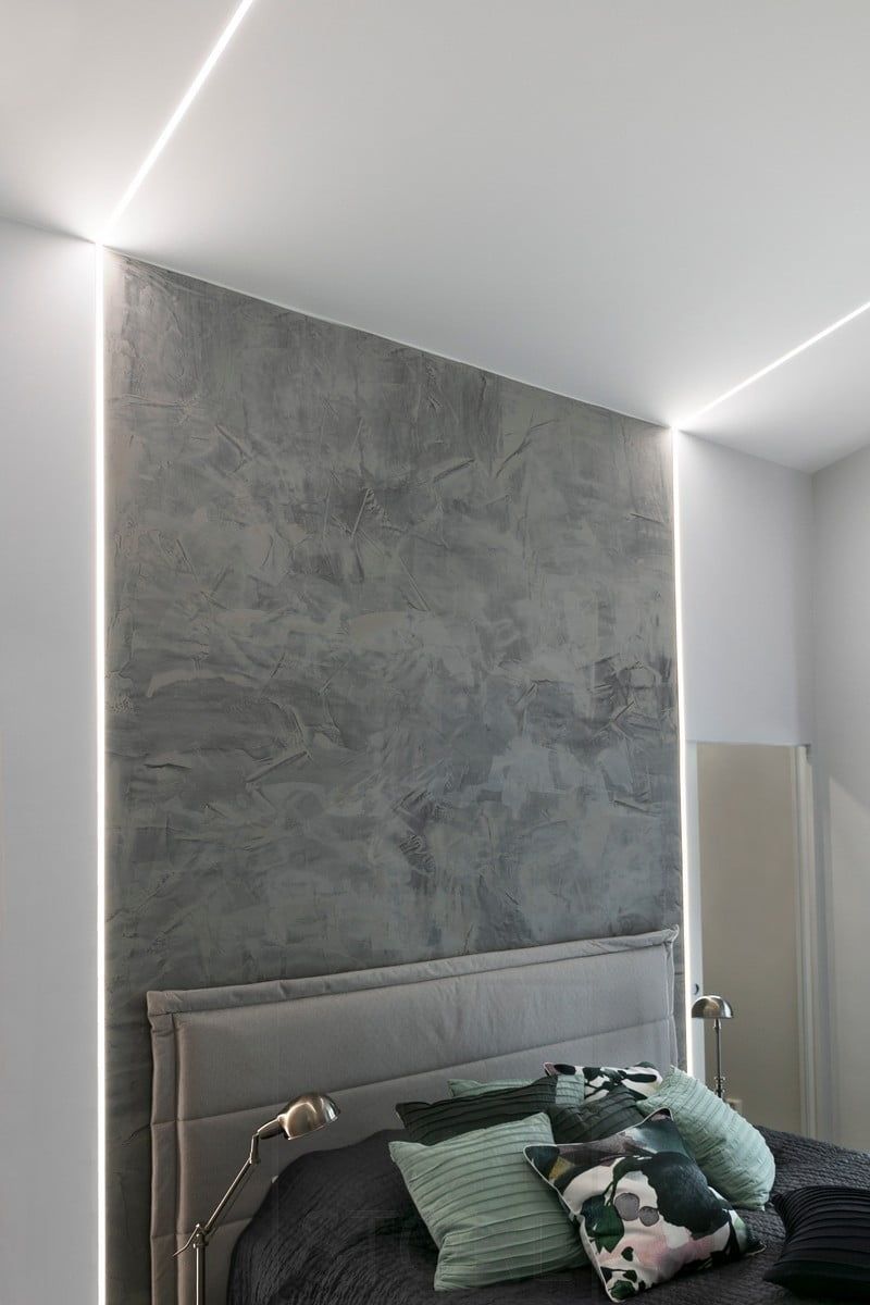 Housing Fair 2018: a narrow, low profile flush-mounted on the wall and continuing to the ceiling in the bedroom. Ledstore.fi