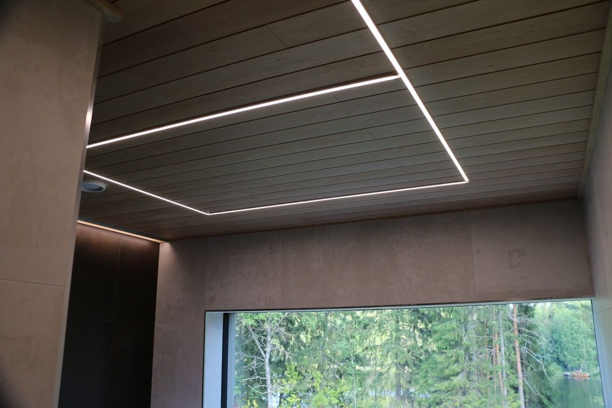 Housing Fair 2019: Led strip on the ceiling in 8 rings, mounted on a narrow flush-mounted profile. Ledstore.fi