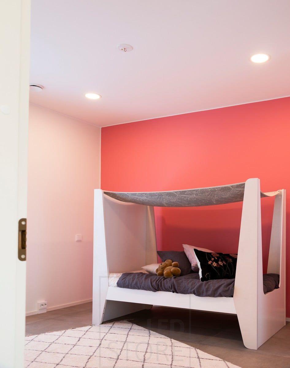 Housing Fair 2020: 200mm round plafond in the bedroom ceiling, red wall. Ledstore.fi