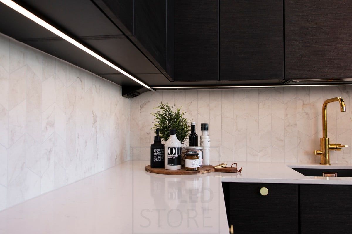 Housing Fair 2020: led strip lighting for countertops, led strip mounted on a black surface profile. Ledstore.fi