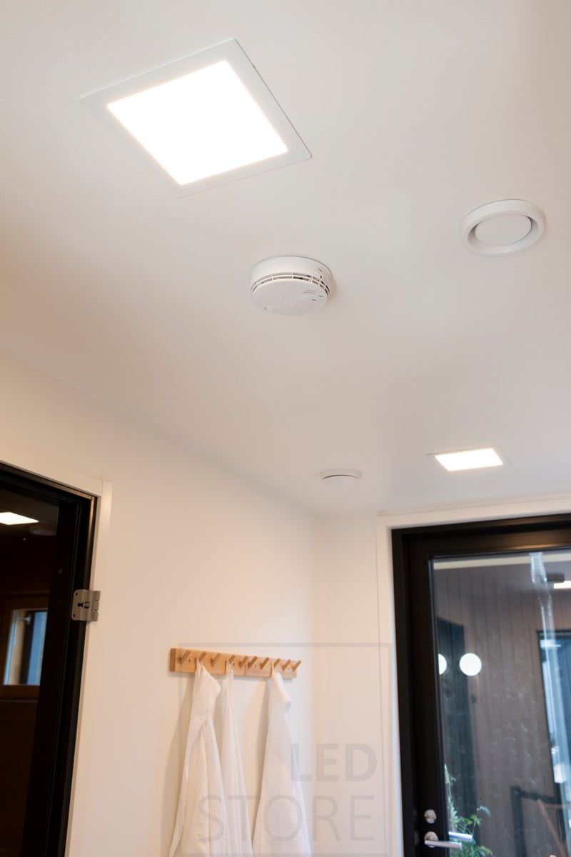 Housing Fair 2020: 300x300 led panels illuminate the bathroom for a uniform and pleasant general lighting. Ledstore.fi