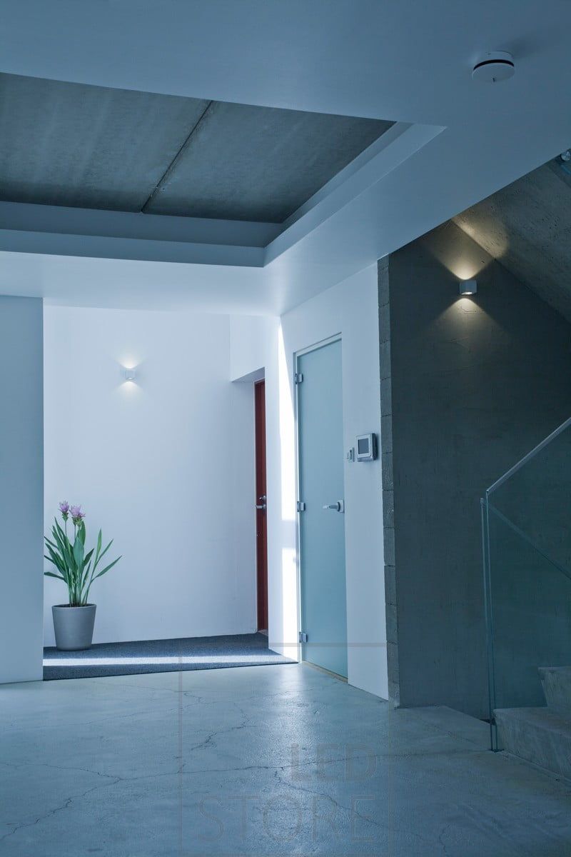 The CUBIC bi-directional LED wall light is a sleek and modern design that fits well into Scandinavian interiors. Ledstore.fi