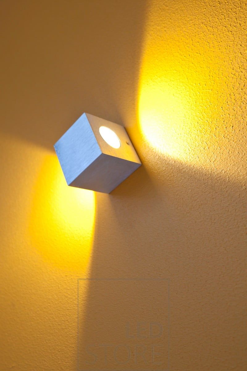 The CUBIC bi-directional led wall light is a simple and modern design. Ledstore.fi