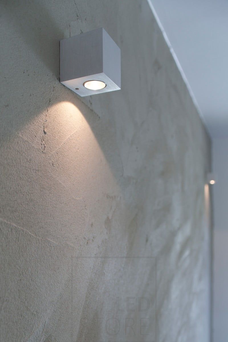 The CUBIC led wall lamp illuminates light either upwards or downwards. The light source is 3W Creen powerLED, which is equivalent to about 15W halogen (200 lumens). Ledstore.fi