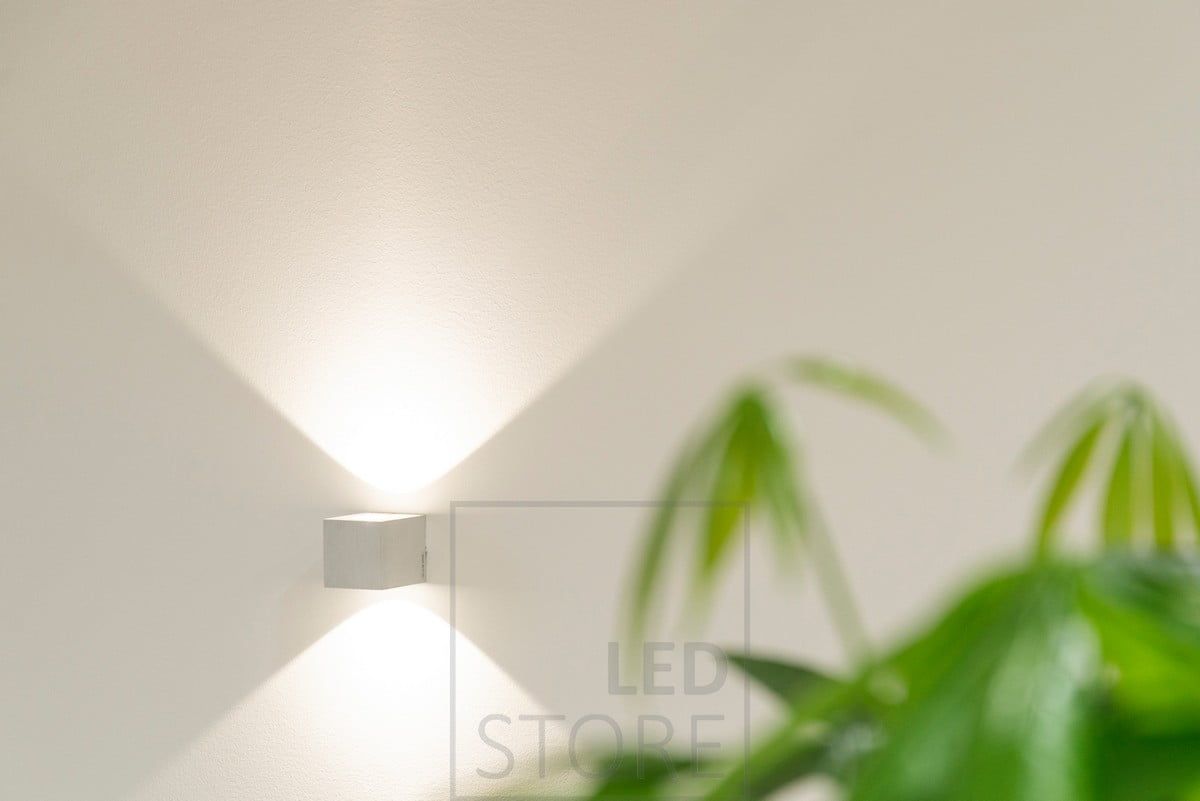 CUBIC led wall lamp, very compatible with Scandinavian interior design. The luminaire illuminates in two directions and the light pattern forms a beautiful fan pattern on the wall. Ledstore.fi