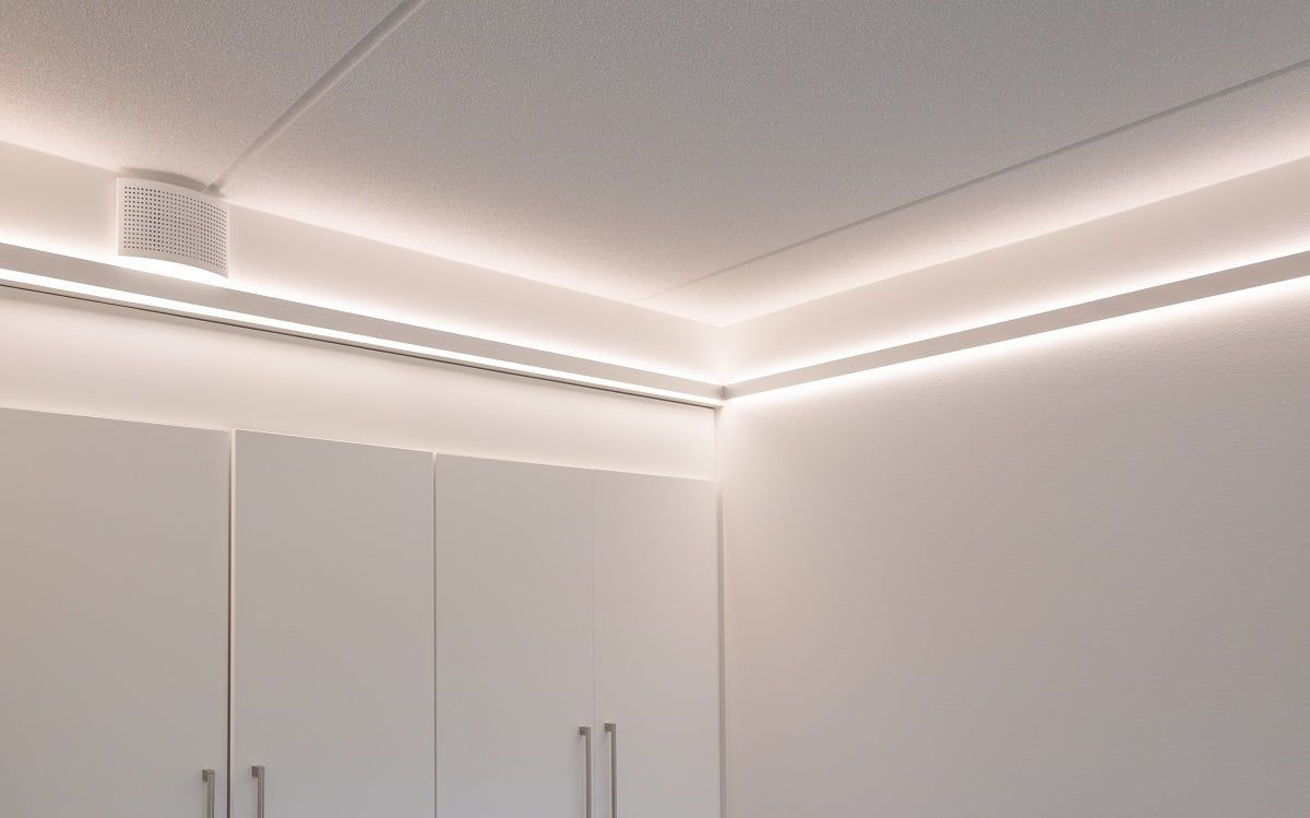Indirect LED strip lighting is perfect for the bedroom. Colour temperature adjustable led strip Indirect in 2 profiles. © LedStore
