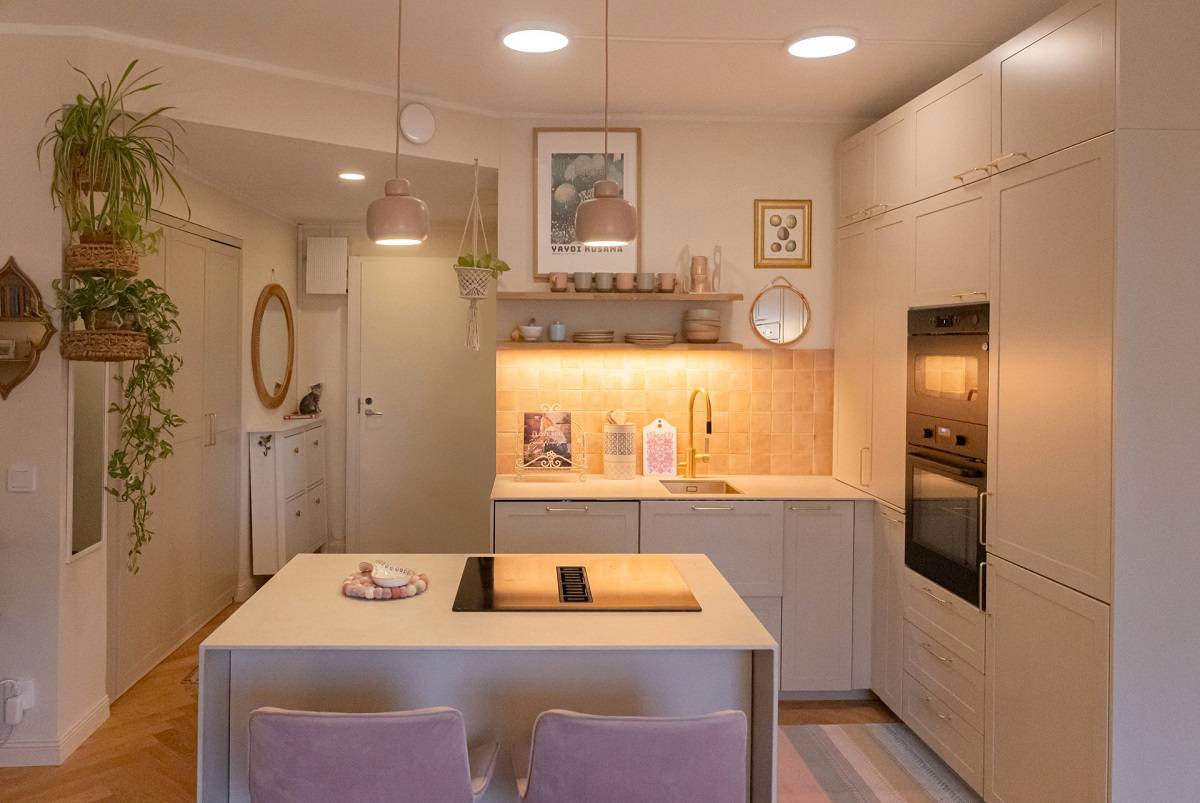 All lights in the apartment are in warm 3000K light colour temperature