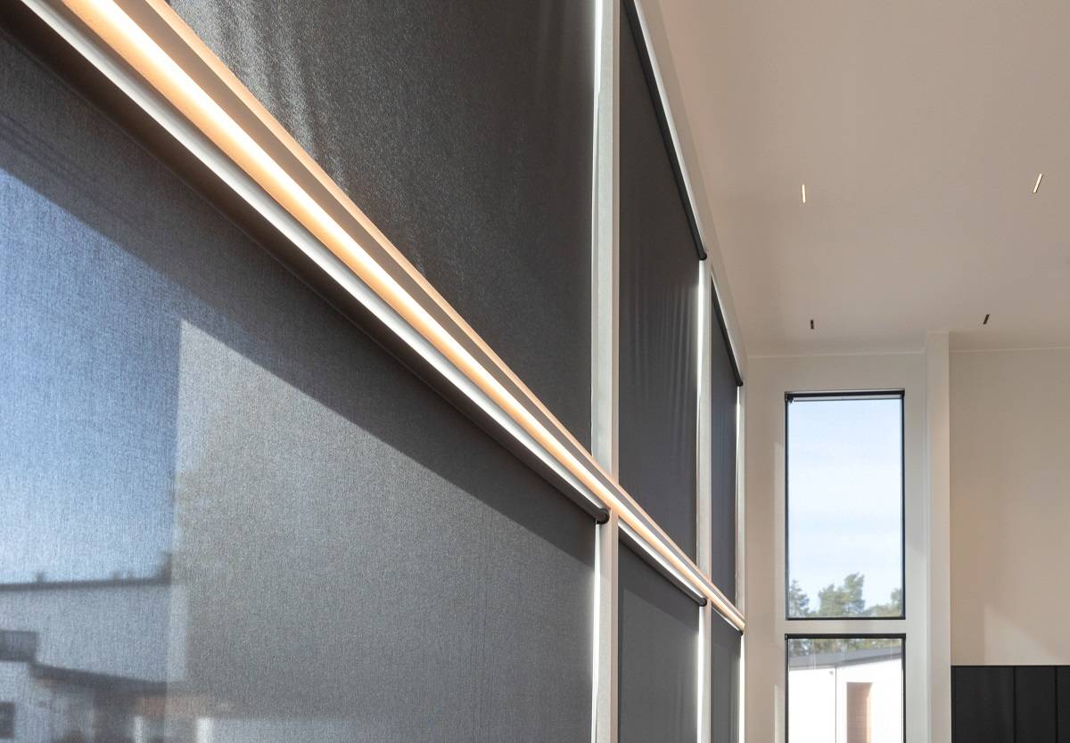 INDIRECT2 provides lighting in two directions between large windows