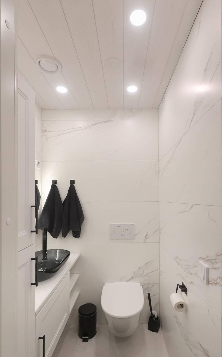 Three LED PANEL in the ceiling of the toilet ø120