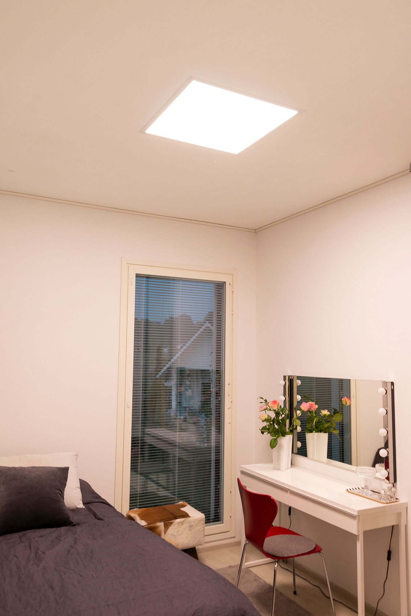 The Led Panel illuminates beautifully evenly and resembles a skylight. Ledstore.fi