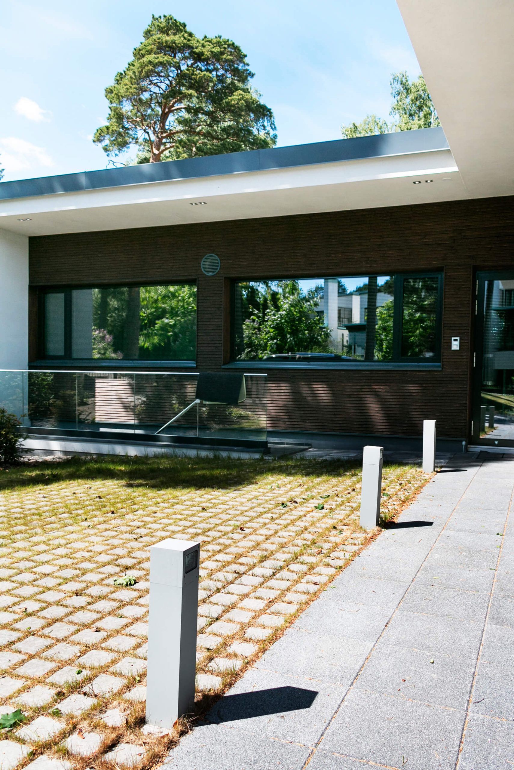 Courtyard pillar luminaires Cubi out LedStore.fi