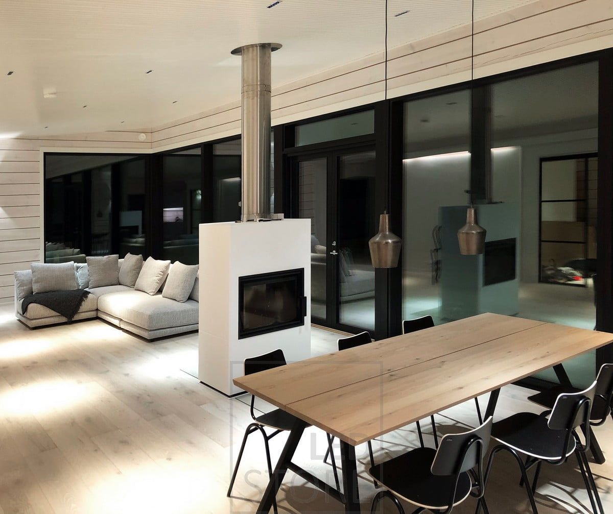 LINJA general lighting with spotlights. Thanks to the narrow beam, the spot has a clear light pattern. The luminaire is dimmable and available in 3000K and 4000K. Ledstore.fi