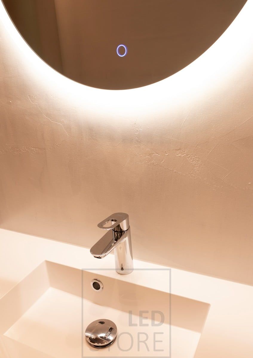 With the MOON round mirror, light comes indirectly from the side so the colour and gloss of the wall behind the mirror has a significant effect on the light output. Ledstore.fi