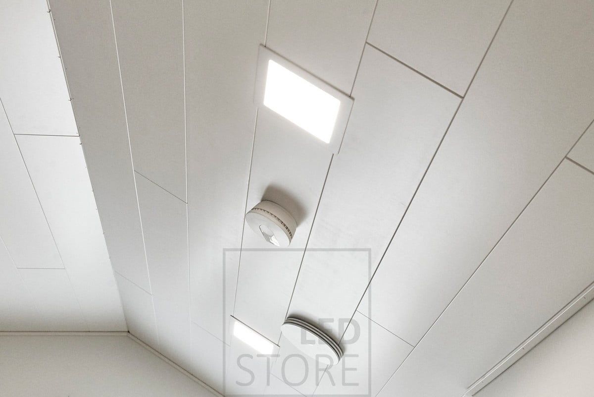 Panel luminaire in a sloping ceiling. The frames of Led panel luminaires are always painted white, so they blend in elegantly and gracefully with the ceiling, creating a neat finish. Ledstore.fi