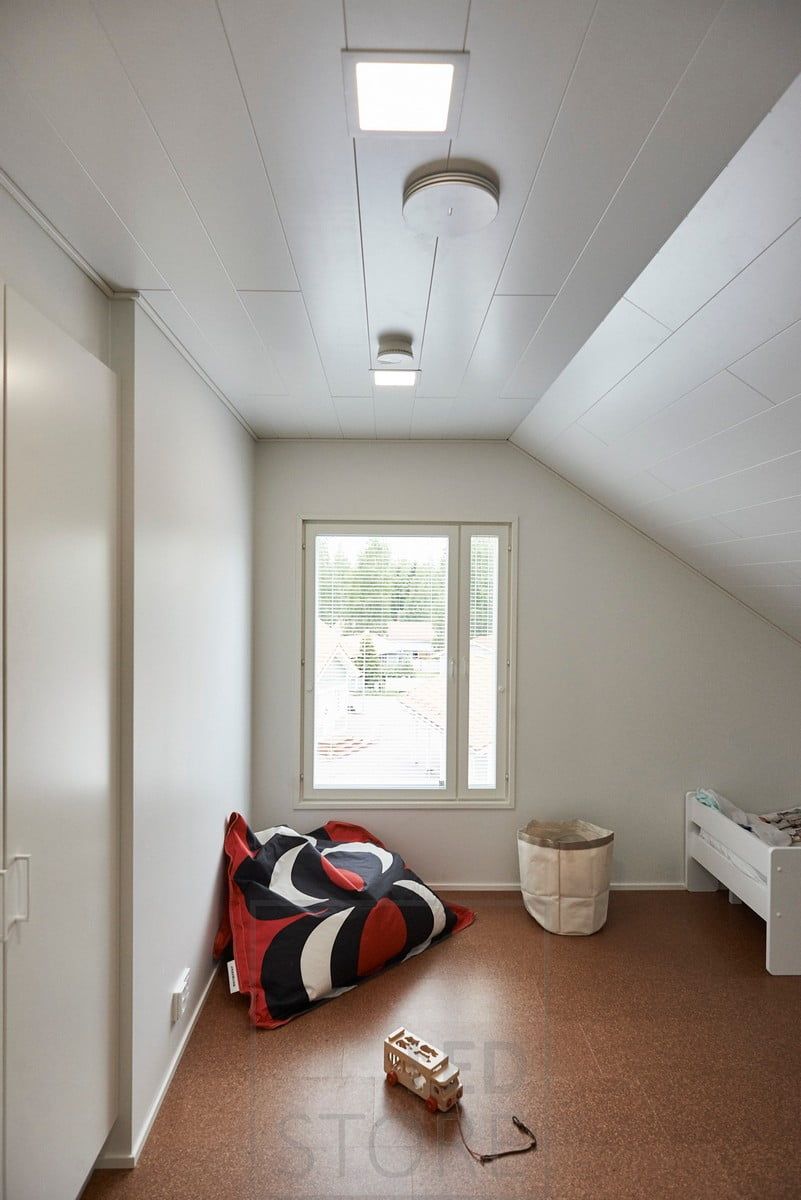 Led panel lamps for children's room lighting. Always painted white, the frames of the panels blend elegantly and gracefully into the ceiling, creating a neat finish. Ledstore.fi