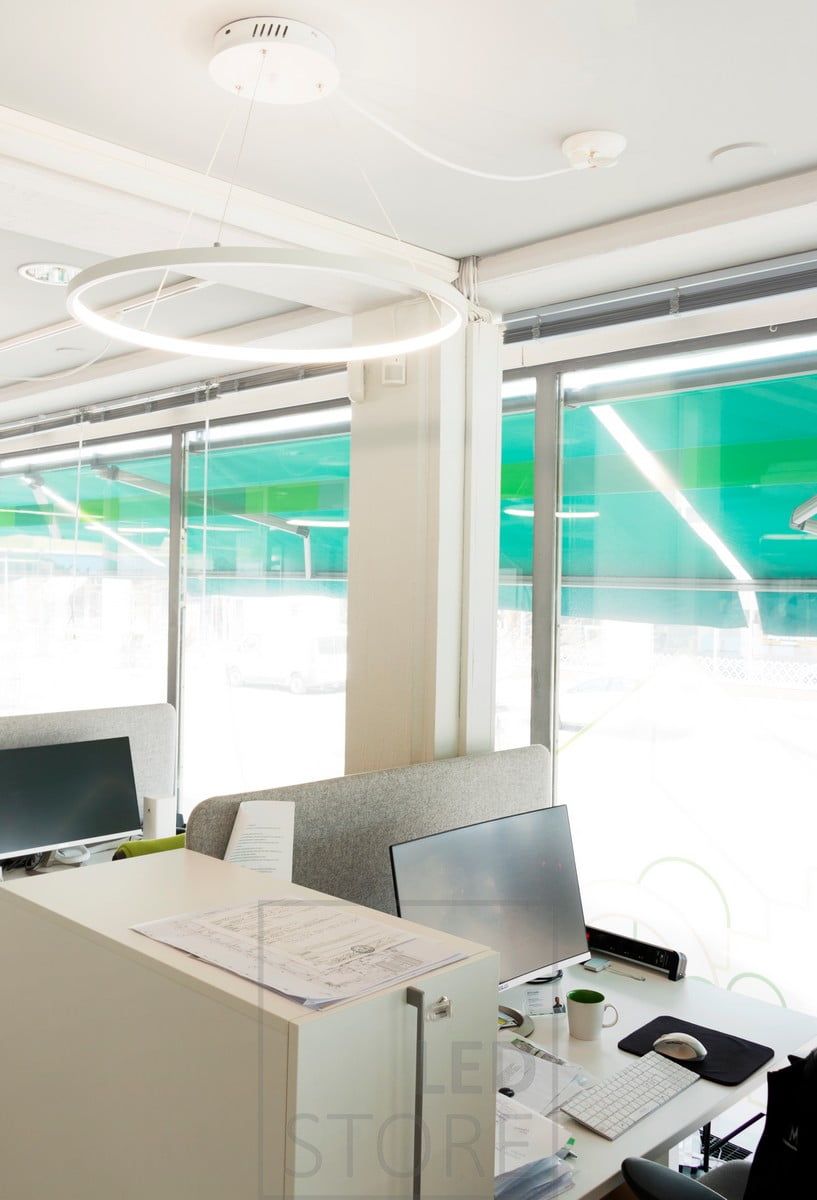 The office is illuminated by graceful and minimalist RINKELI pendant luminaires. The lighting is pleasant and adjustable and does not dazzle the screen head when working. Ledstore.fi