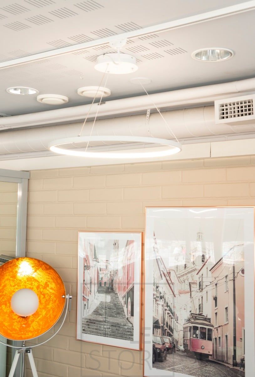 The office is illuminated by the graceful and minimalist RINKELI pendant luminaires with pleasant light. The luminaire is both dimmable and colour temperature adjustable. Ledstore.fi