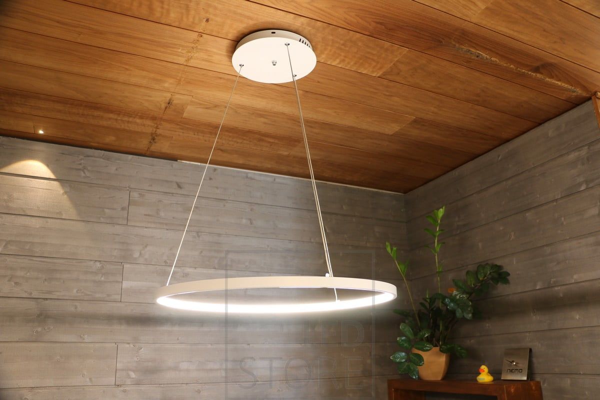 The RINKELI pendant lamp is minimalist and graceful, and is suitable for lighting not only homes but also offices. The light comes through a white diffuser, from the inner frame of the luminaire. Ledstore.fi