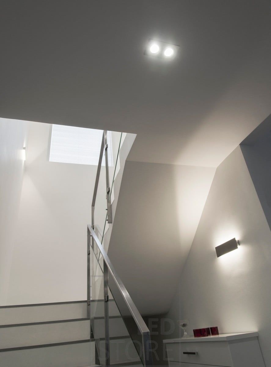 The STRAIGHT LED wall luminaire for staircases provides light indirectly up and down the wall, making it particularly suitable for atmospheric spaces. Ledstore.fi