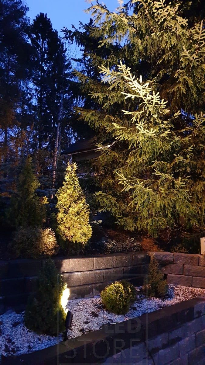 Outside, the SPIKE ground spike illuminates plantations and trees. Ledstore.fi