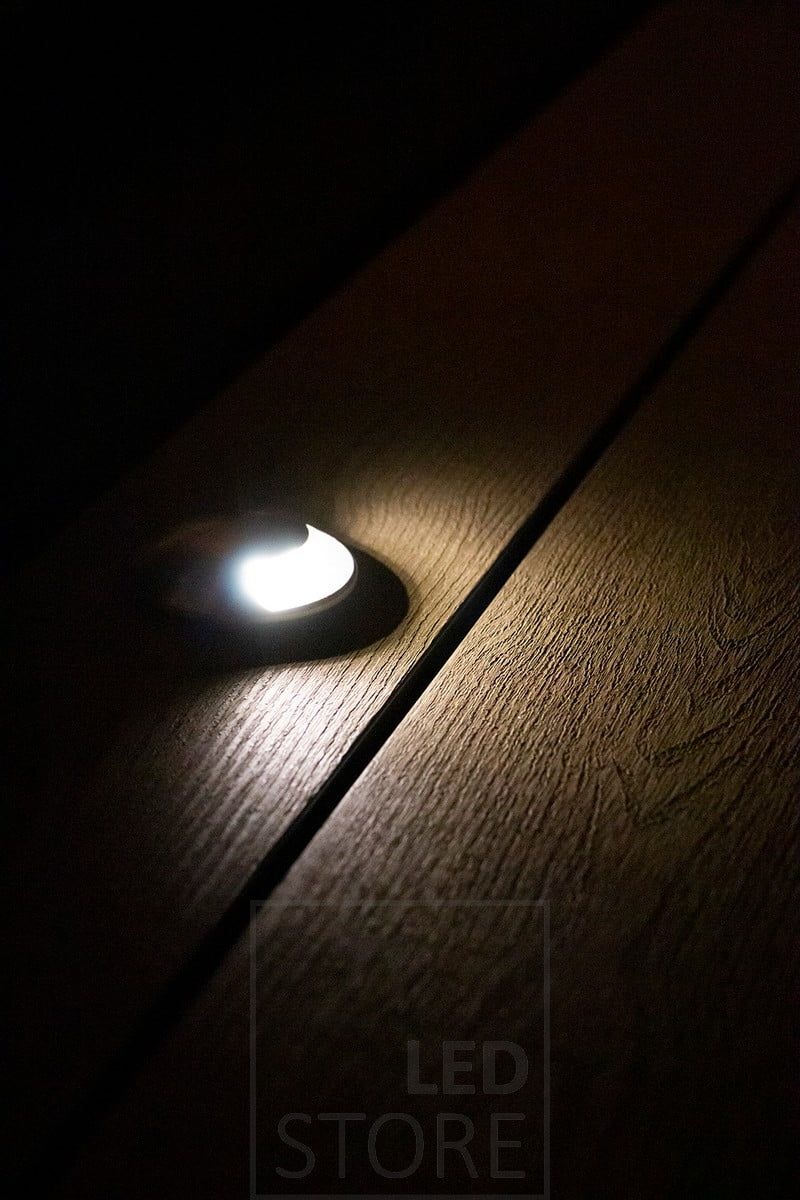 Unidirectional 3W patio spotlight. Create atmospheric light through the floor surface. Ledstore also offers 2, 4 and uplighting models. Ledstore.fi