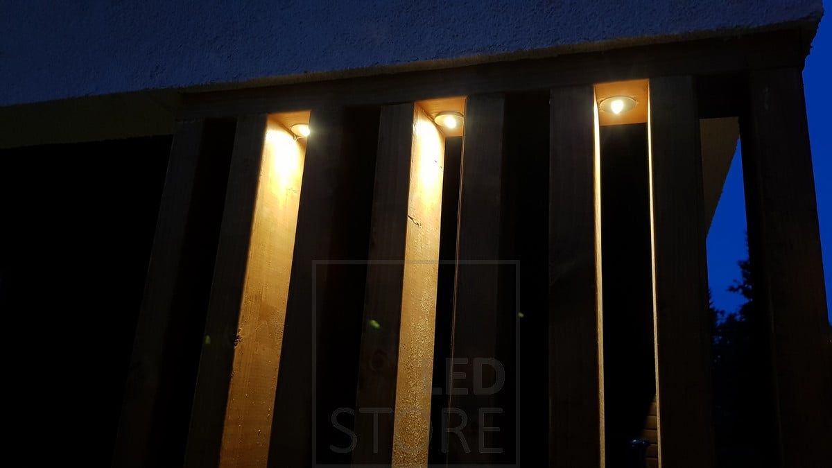 1 watt spotlights illuminating between the borders and highlighting the detail. Ledstore.fi