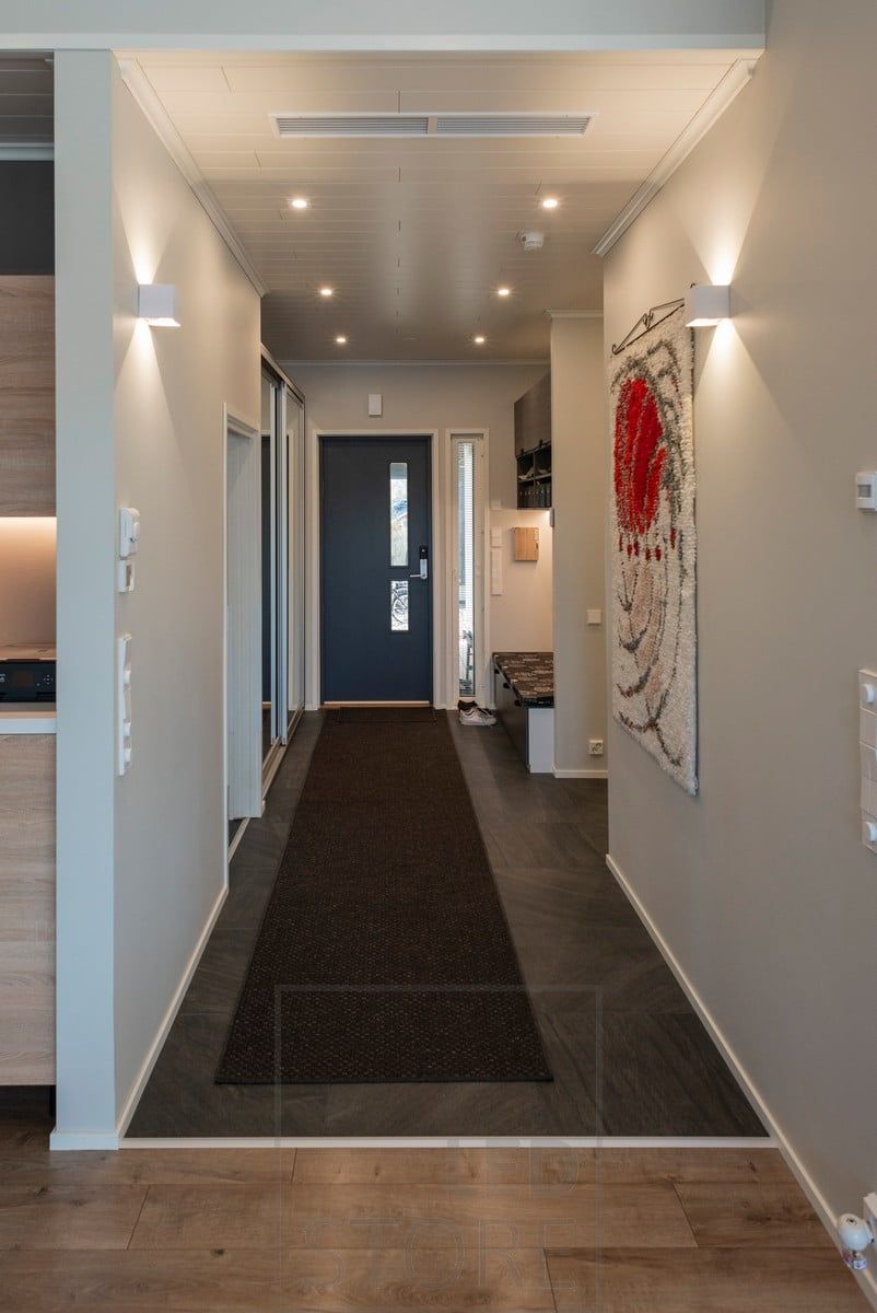 In the hallway, led spotlights combined with bi-directional led FUNK wall lights. Ledstore.fi