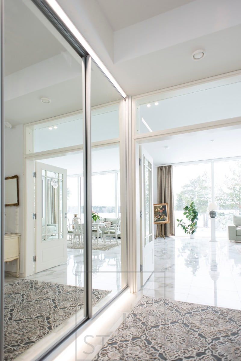 Led strips at the base of the hallway cupboard and above the mirror. Providing beautiful indirect light that is pleasing to the eye. Ledstore.fi
