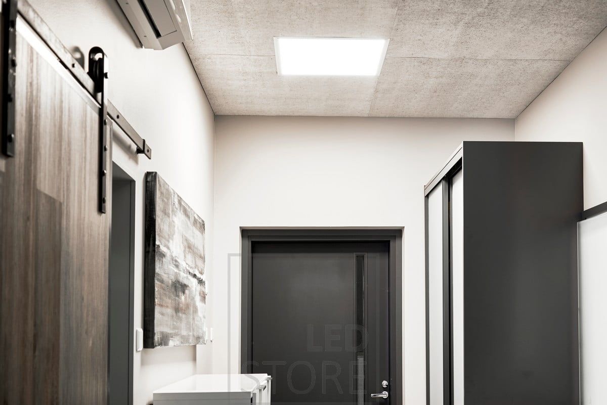 Led panel luminaire in the hallway to illuminate the space efficiently and evenly. The large 60cmx60cm panel resembles a skylight. Ledstore.fi