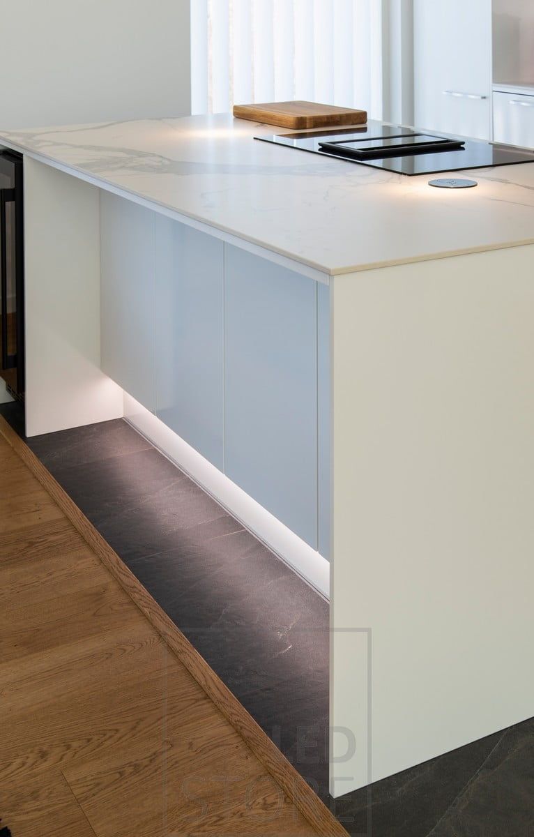 Plinth lighting creating indirect light. Can also be installed on a motion sensor. Ledstore.fi