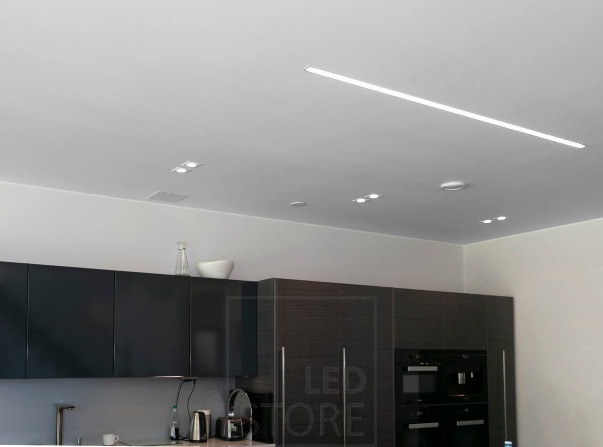 In the kitchen Fixed Kantti spots in pairs connected to an uppo profile with two led strips. Ledstore.fi