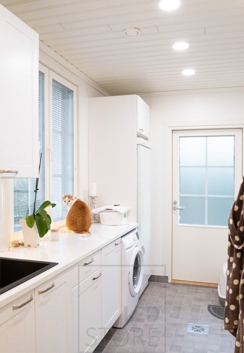 Plafond luminaires bringing efficient and even lighting to the utility room. Ledstore.fi