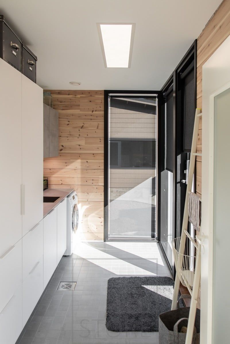 300x1200 panel on the ceiling to bring general light into the utility room. Ledstore.fi