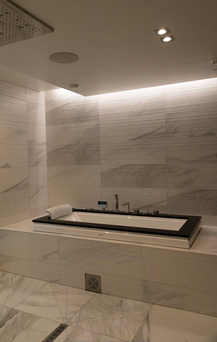 Two CHINESE CANDLES combined with spa-like indirect light. Ledstore.fi