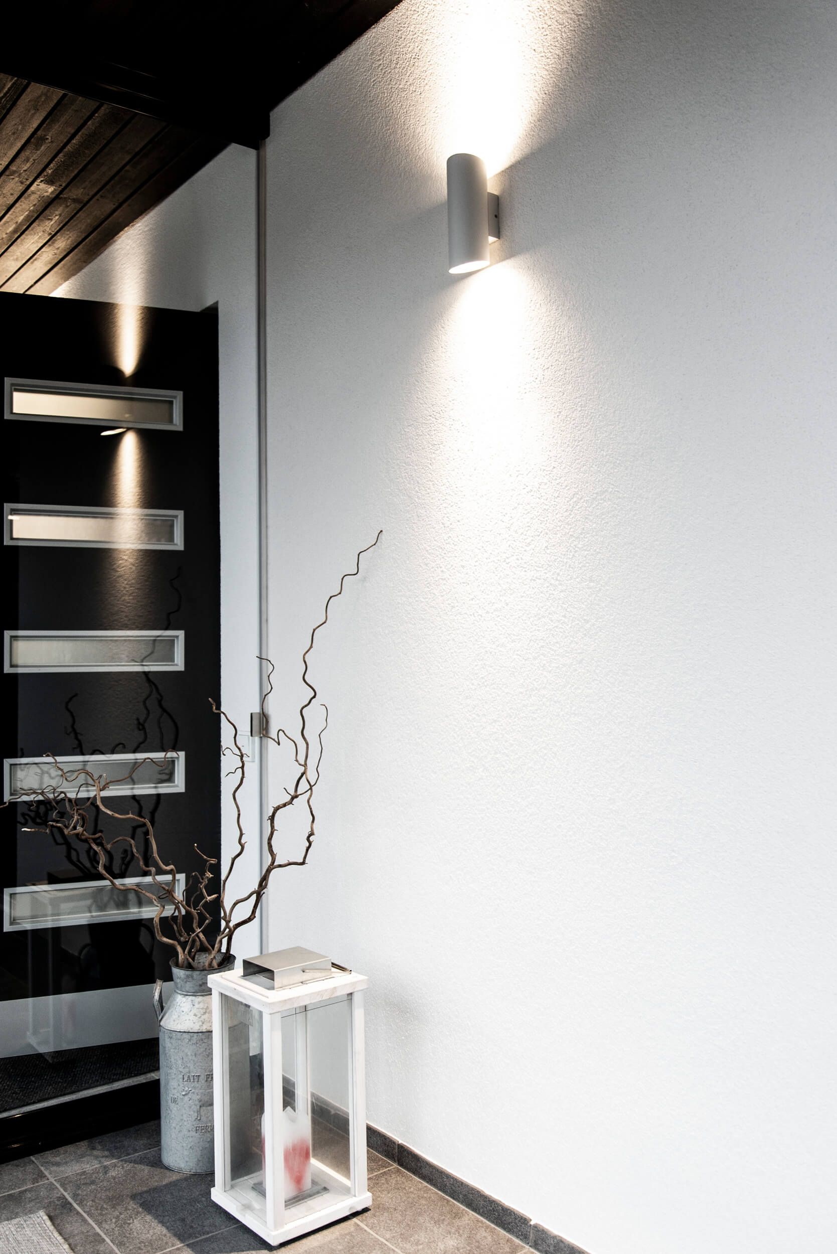Entrance lighting Oblique white wall lamp